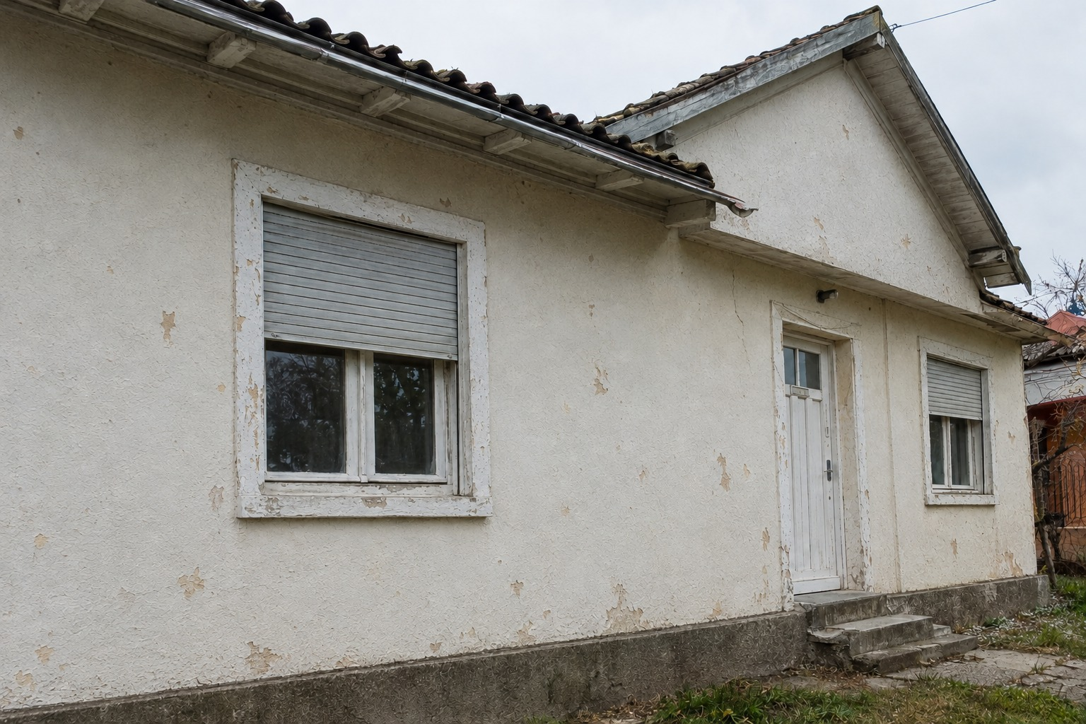 Before: Exterior repaint - RC Exteriors Pasco